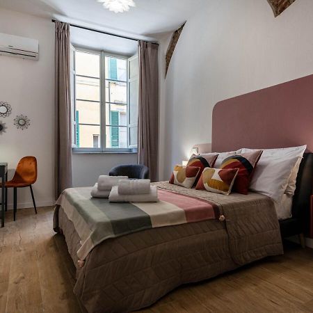 The Urban Blue, Superior Apartment Near Lungarni Pisa Bagian luar foto