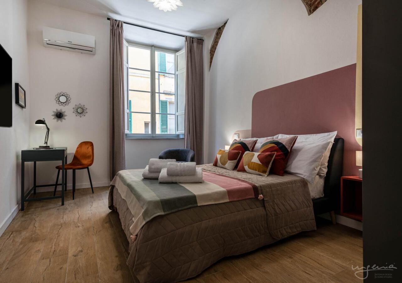 The Urban Blue, Superior Apartment Near Lungarni Pisa Bagian luar foto