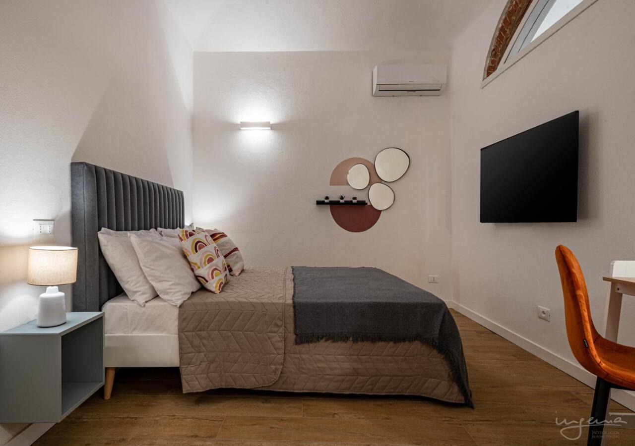 The Urban Blue, Superior Apartment Near Lungarni Pisa Bagian luar foto