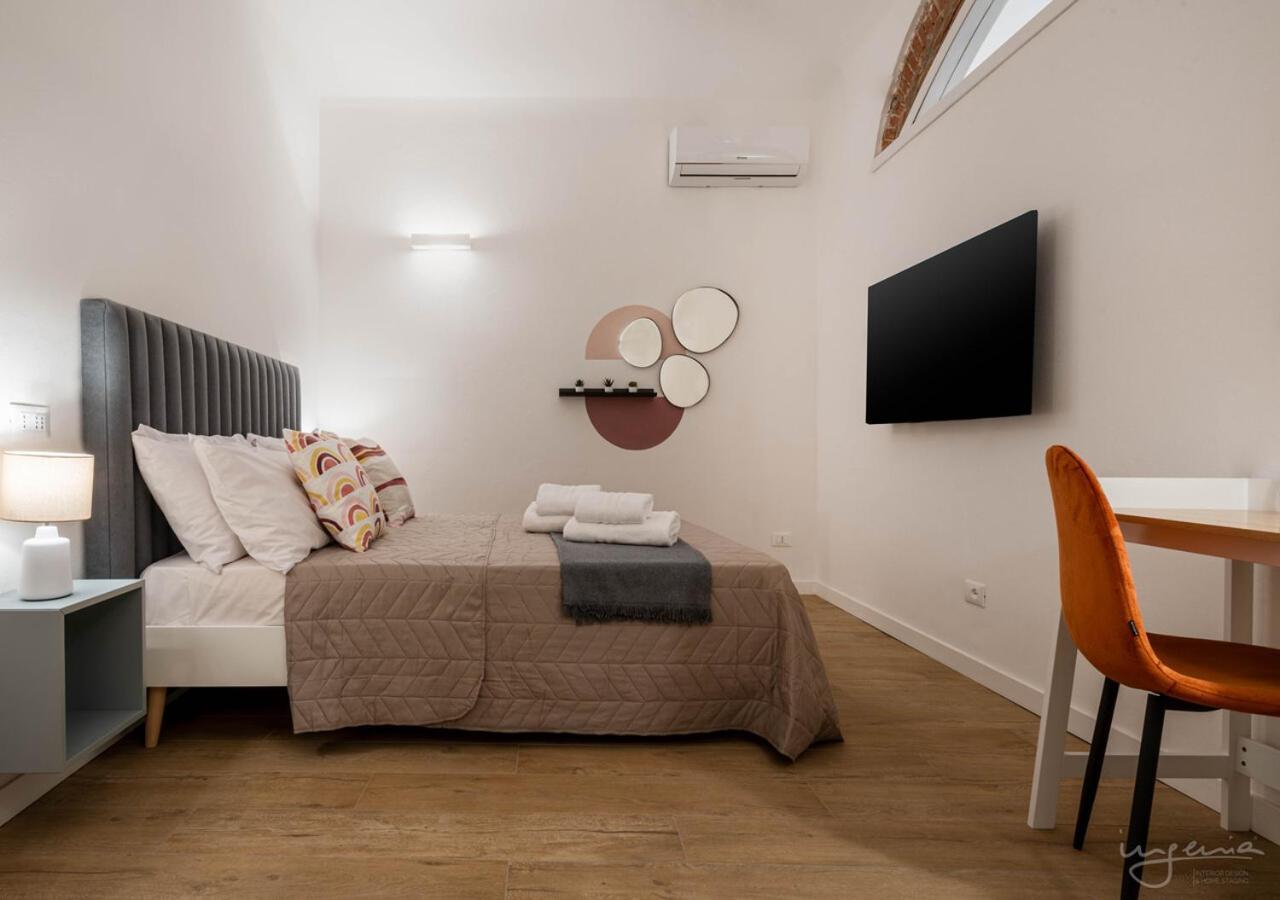 The Urban Blue, Superior Apartment Near Lungarni Pisa Bagian luar foto