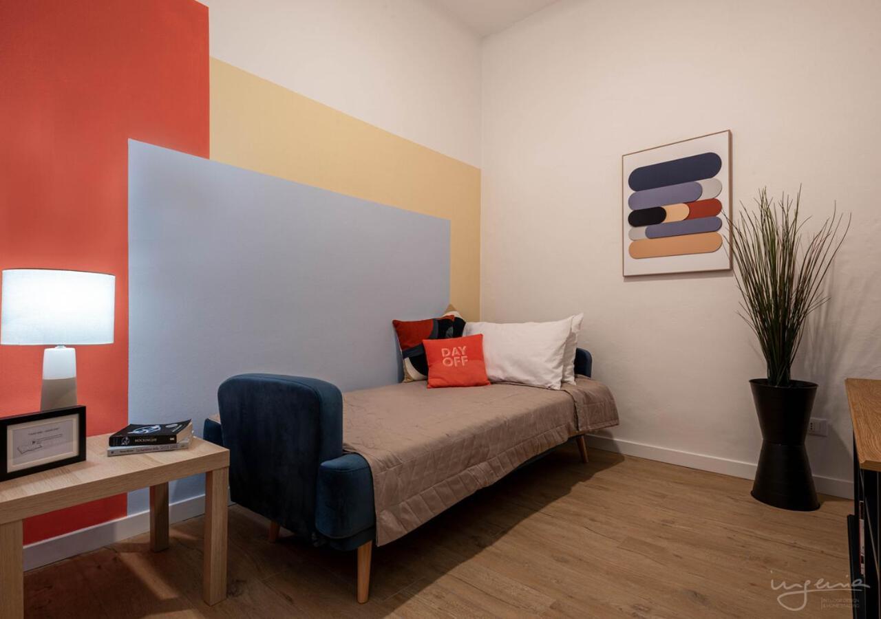 The Urban Blue, Superior Apartment Near Lungarni Pisa Bagian luar foto