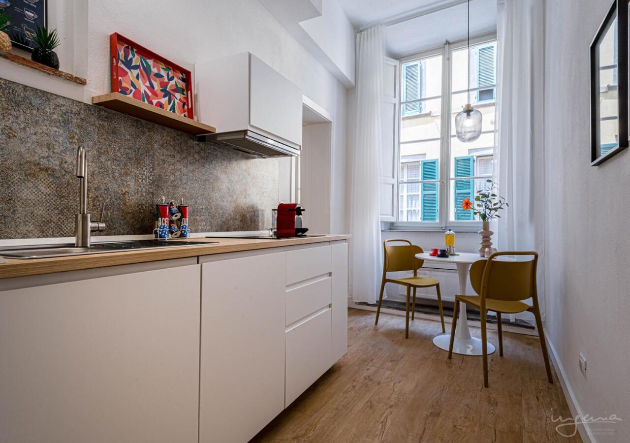 The Urban Blue, Superior Apartment Near Lungarni Pisa Bagian luar foto