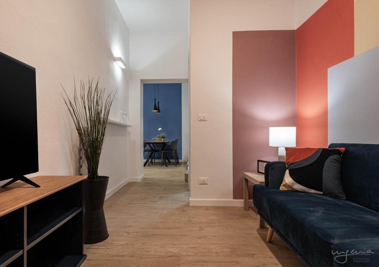 The Urban Blue, Superior Apartment Near Lungarni Pisa Bagian luar foto