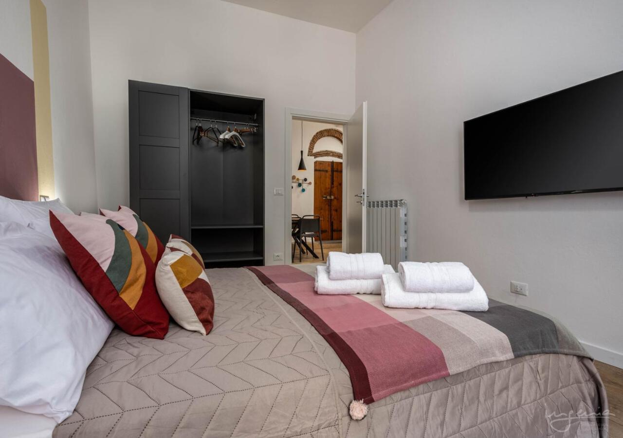 The Urban Blue, Superior Apartment Near Lungarni Pisa Bagian luar foto