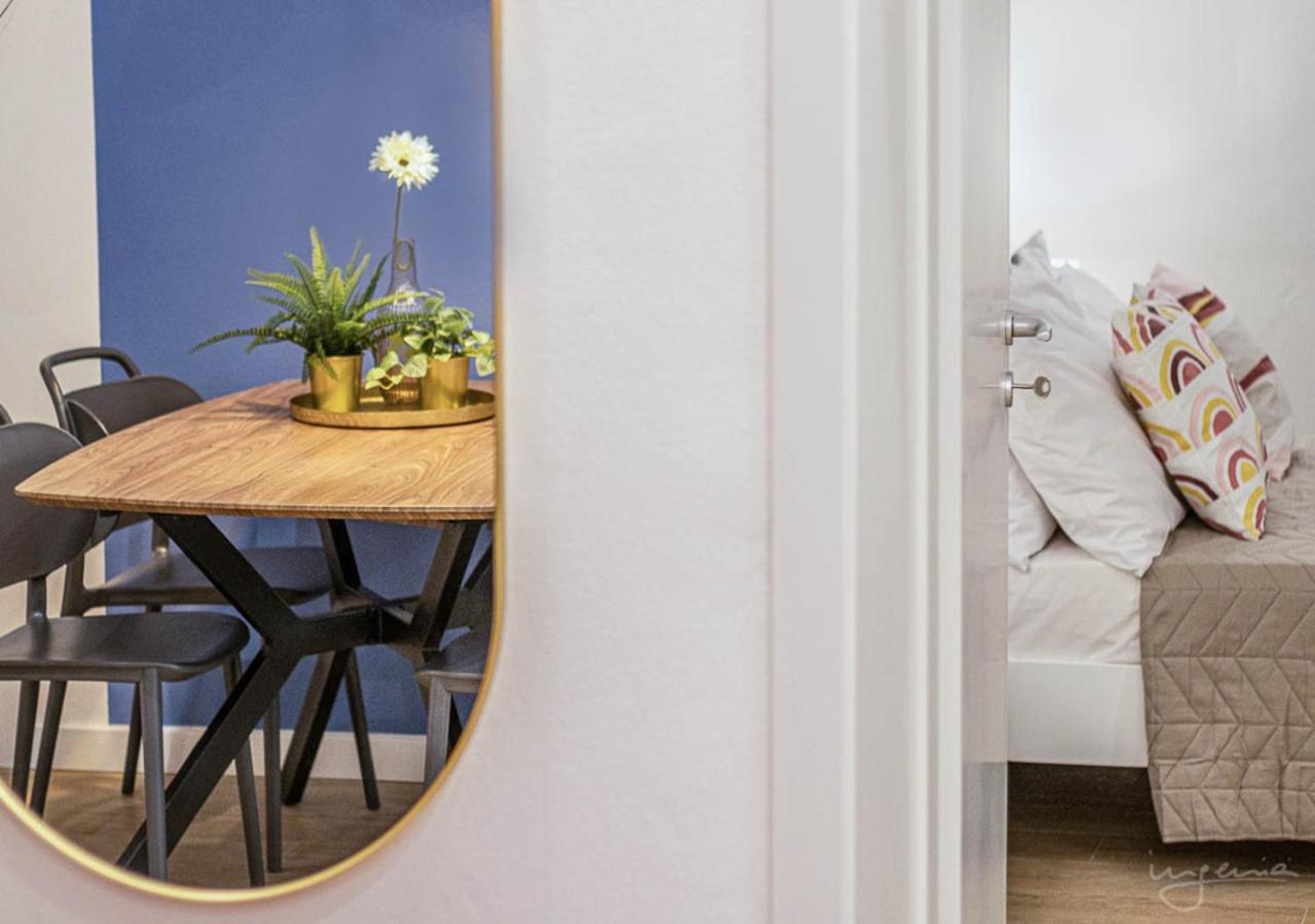 The Urban Blue, Superior Apartment Near Lungarni Pisa Bagian luar foto