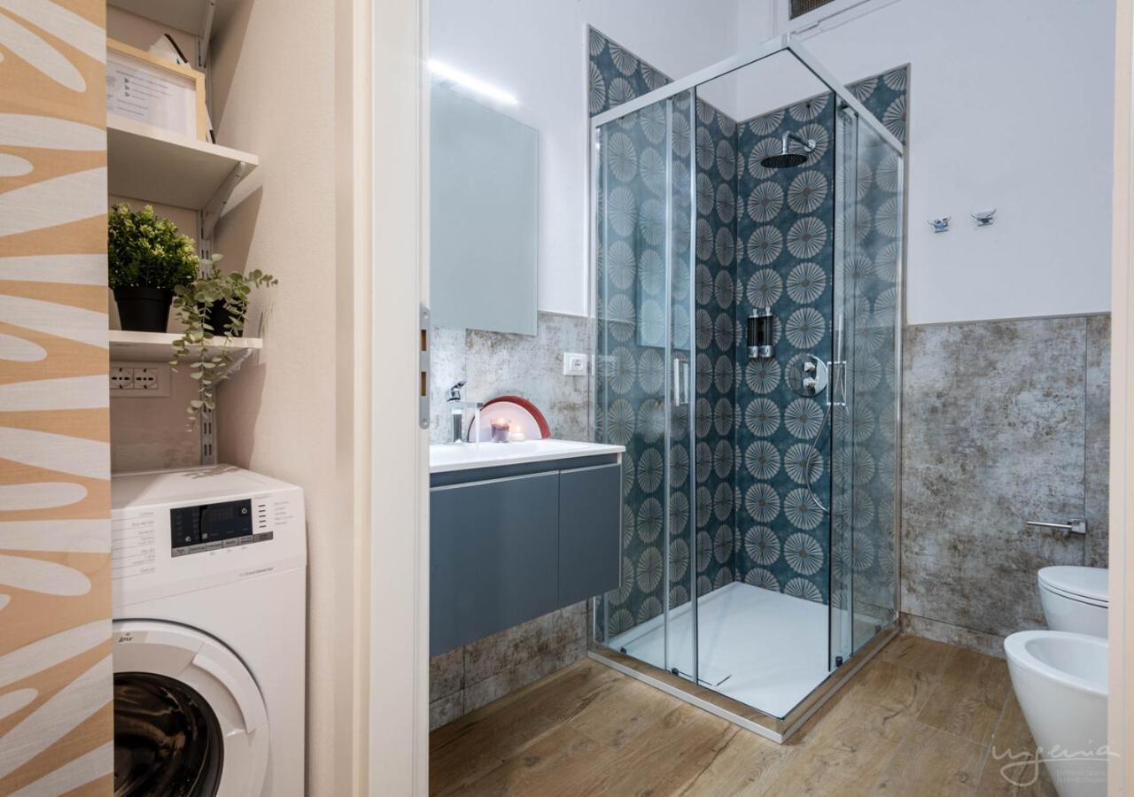 The Urban Blue, Superior Apartment Near Lungarni Pisa Bagian luar foto